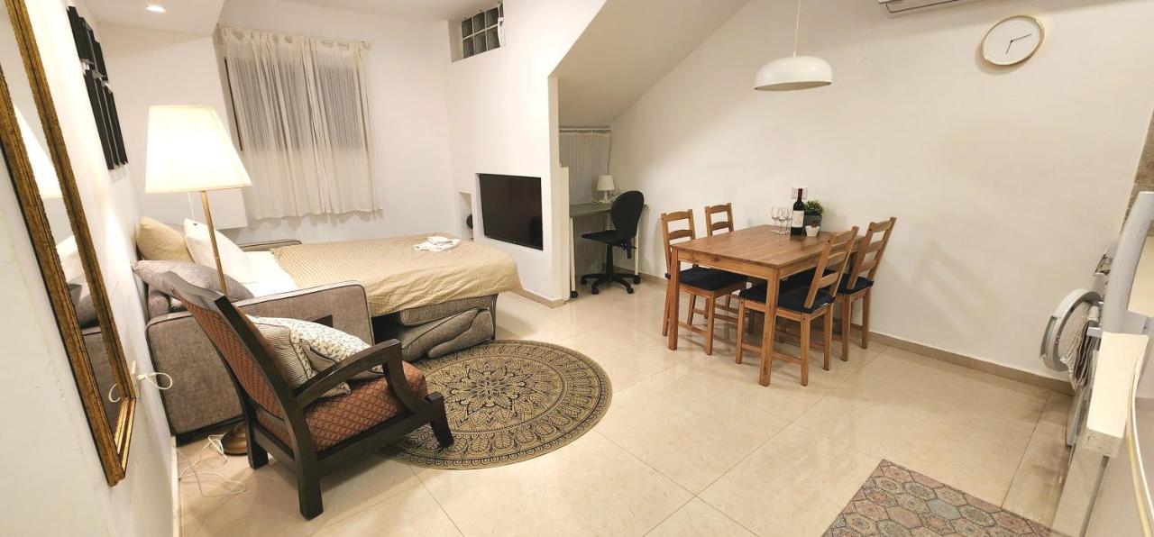 Modern Home In The Heart Of Nachlaot Jeruzalem Buitenkant foto