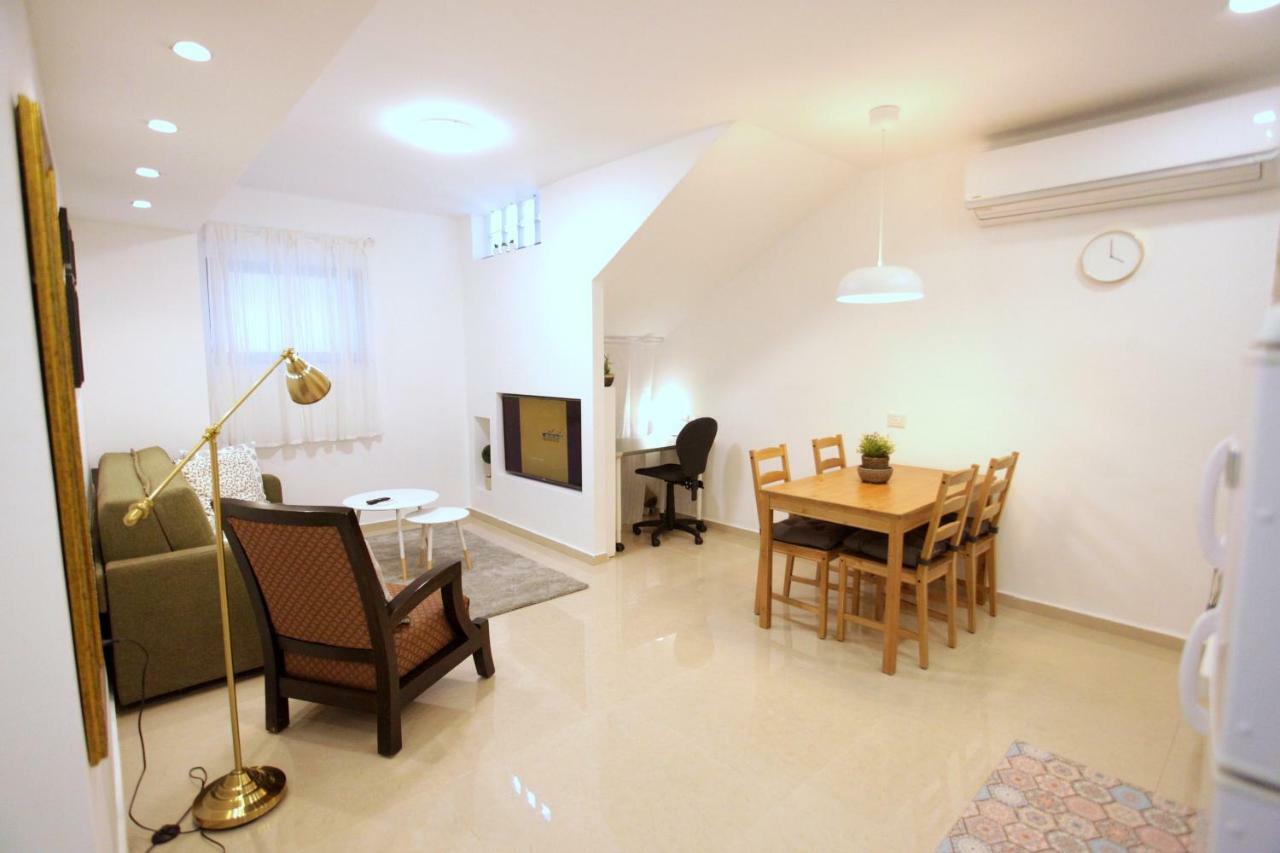 Modern Home In The Heart Of Nachlaot Jeruzalem Buitenkant foto