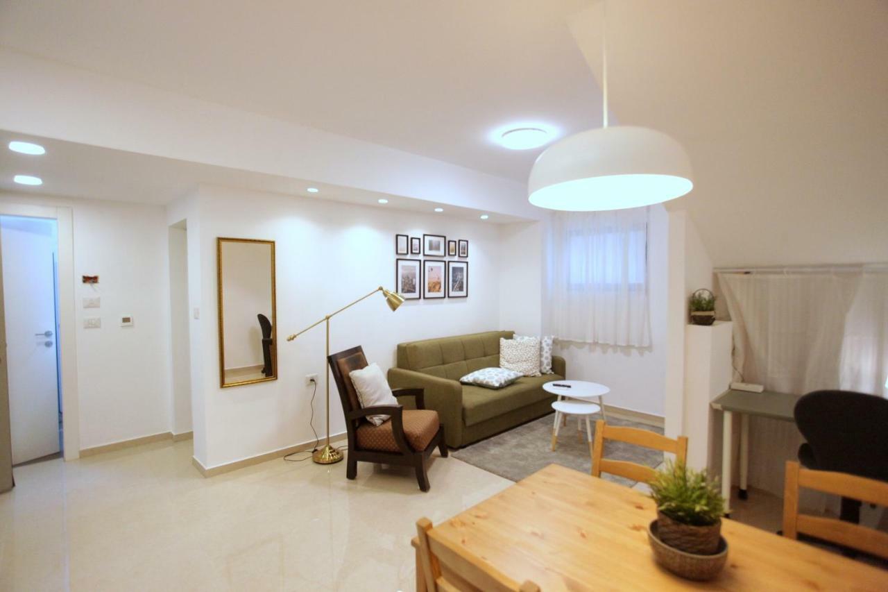 Modern Home In The Heart Of Nachlaot Jeruzalem Buitenkant foto